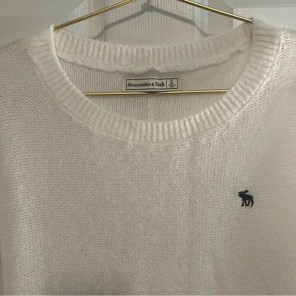 Abercrombie & Fitch Off-White Crew Neck Sweater